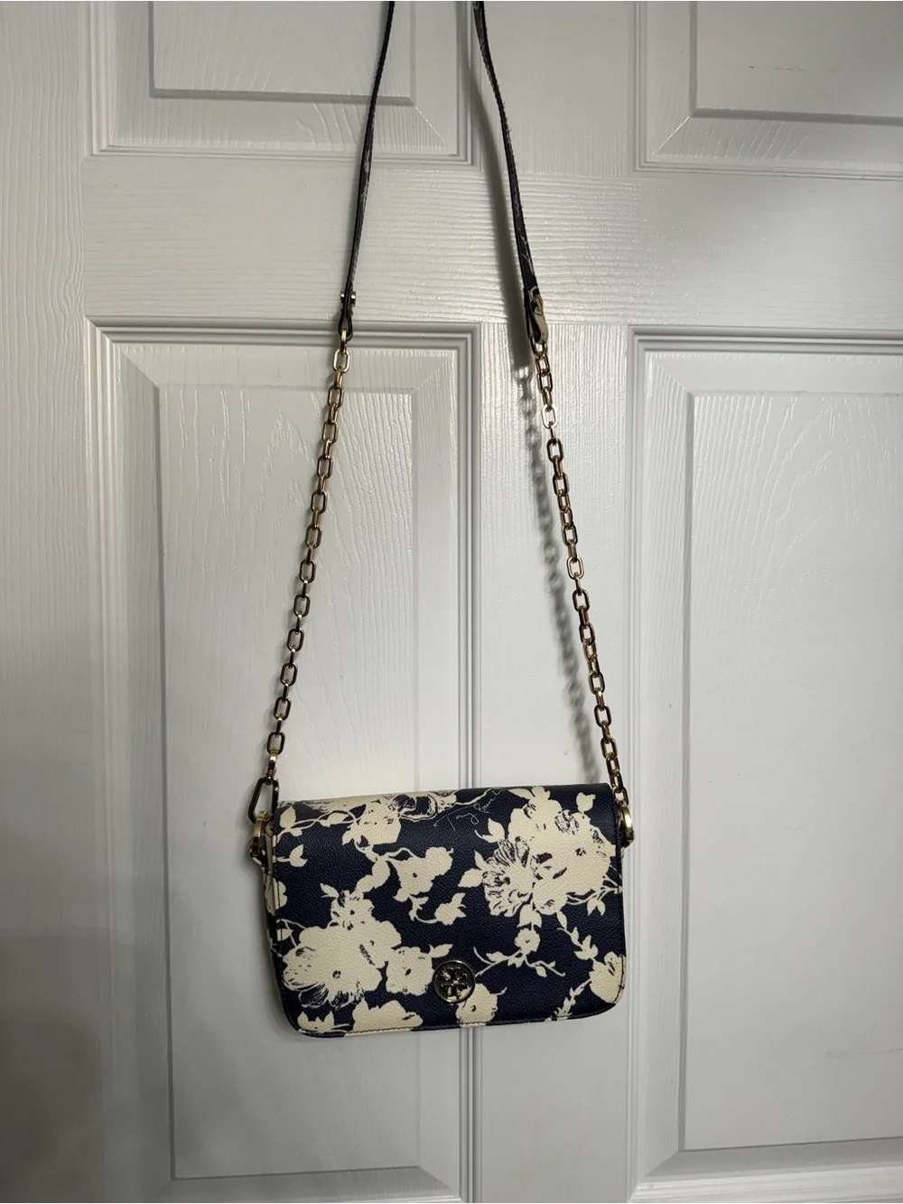 Tory Burch Navy Floral Chain Shoulder Bag - Picture 2 of 16